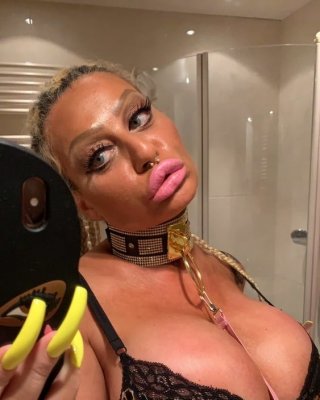 Sexy Bimbo 2