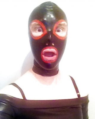 Latexmask &amp; Nylon Stockings