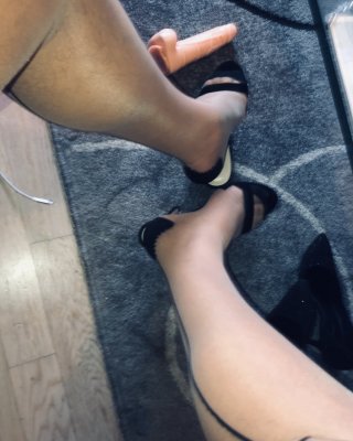TS in Nylons, High Heels, Foot Play, Women Foot Gr38, TS #98506234