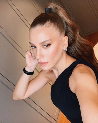 Serenay Sarikaya Sexy Turkish Blonde Girl Porn Pictures XXX  