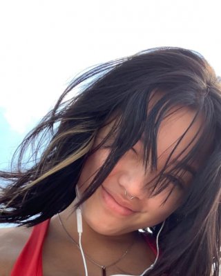 Asiatisches Babe mit einem schaukelnden Körper
 #81533450