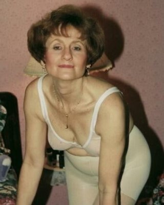Reife Frauen in Strumpfhosen 7
 #82305389