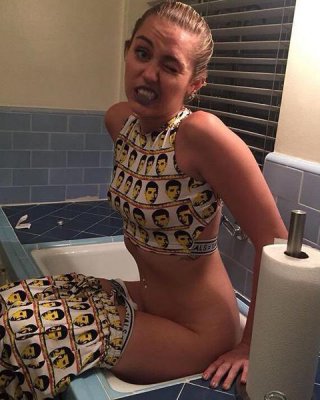 Leaked pics of Miley Cyrus Porn Pictures, XXX Photos, Sex Images #3654299 -  PICTOA