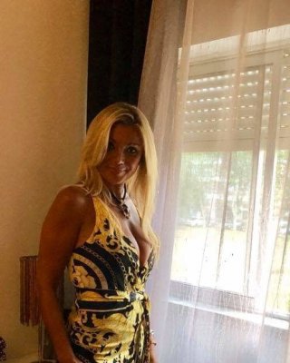 Ich liebe Milfs
 #90423324