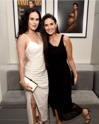 Demi Moore And Daughters