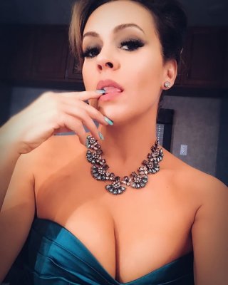 Alyssa milano エロティックなイタリアの女神。
 #102748675