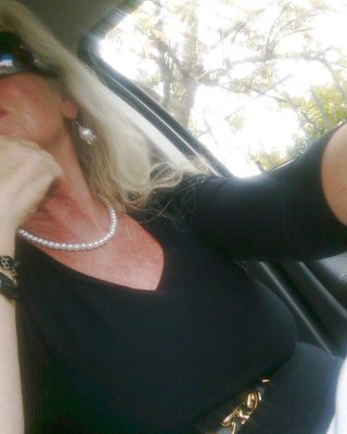 Stunning Elegant&amp;classy Blonde GILF