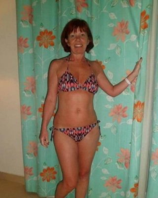 Wanking Bikini Milfs Mix