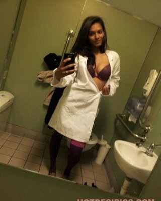 indian Sexy Doctor Naked Selfie