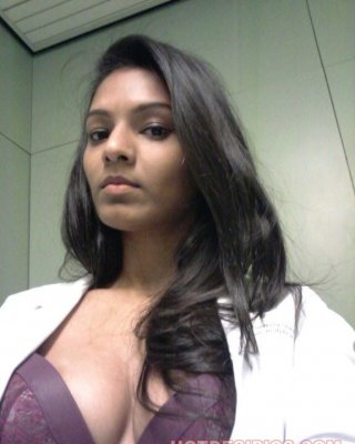 indian Sexy Doctor Naked Selfie