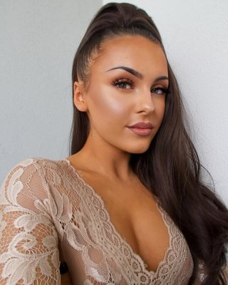 Atemberaubende Babes und ihre Brüste
 #94343709