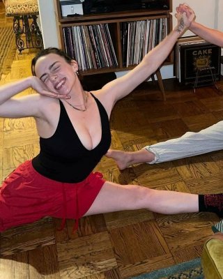 Billie Eilish nackt #107537227