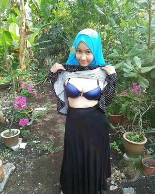 Malaysian Hijaber Girl 1