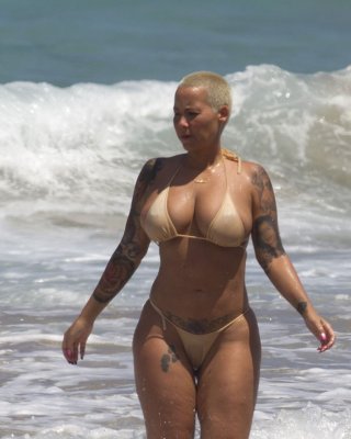 Look At Topless Amber Rose