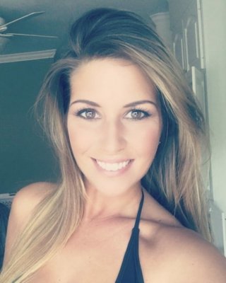Heißes süßes Mädchen#1
 #105298891