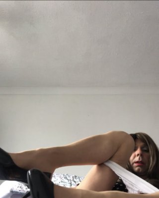 Rachel fühlt sich feminin und geil in ihrem Sommer-Outfit
 #88432020