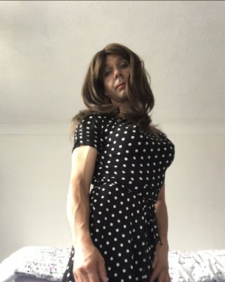 Rachel fühlt sich feminin und geil in ihrem Sommer-Outfit
 #88432025