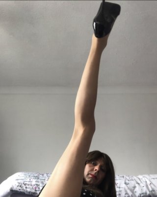 Rachel fühlt sich feminin und geil in ihrem Sommer-Outfit
 #88432029