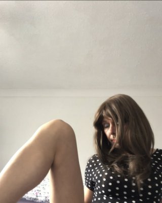 Rachel fühlt sich feminin und geil in ihrem Sommer-Outfit
 #88432030