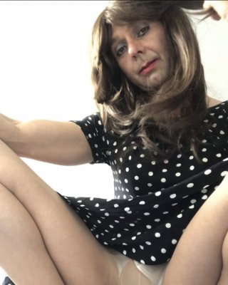 Rachel fühlt sich feminin und geil in ihrem Sommer-Outfit
 #88432032