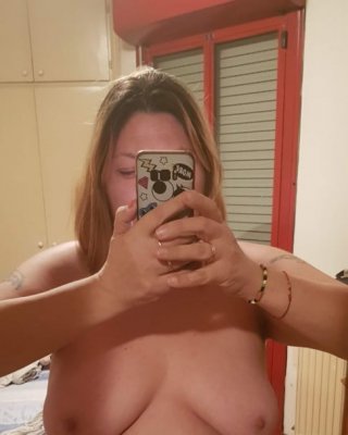 Marina matura di sassuolo
 #95054014