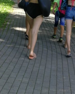 Sexy Arsch von jungen blonden Teenager trägt Shorts
 #80598882