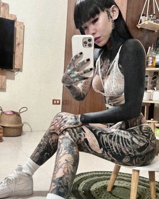 Angelie Pench nackt #109802439