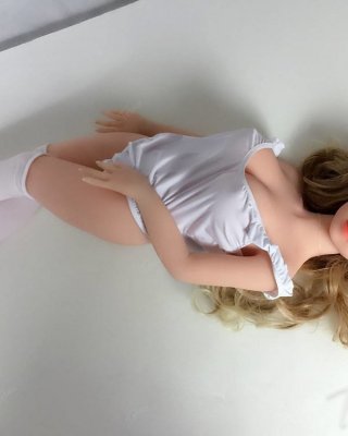 Blond teen gf sex puppe bereit, gefickt zu werden
 #88358542