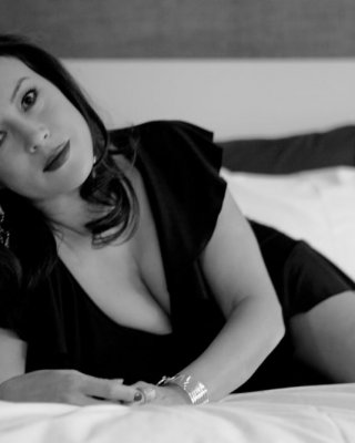 Busty Babe Jennifer Tilly