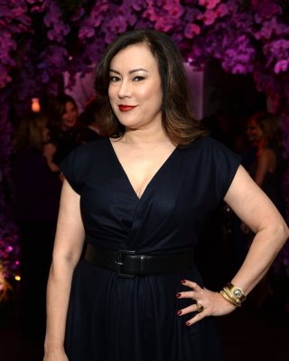 Busty Babe Jennifer Tilly