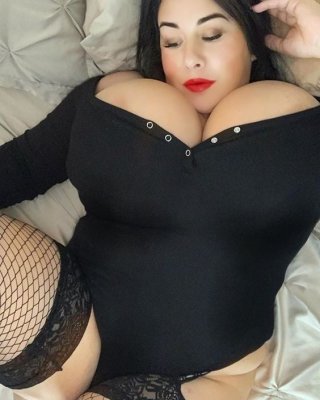 Huge tit uk milf rosie showing her amazing boobs
 #104398860