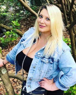 Frauen die mir gefallen und die ich ficken wuerde vol.9
 #95821886