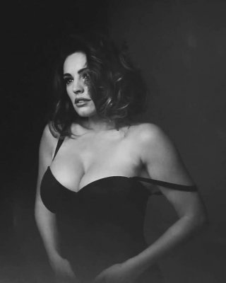 Sexy Kelly Brook - 2015 Calendar Shoot