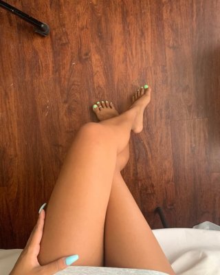 Ultra Hot Indonesian Feet