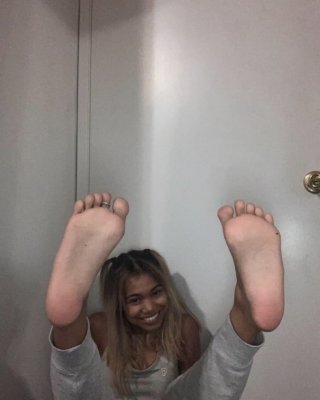 Ultra Hot Indonesian Feet