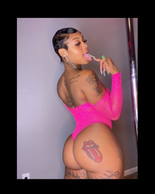 Tay1our nackt #109049683