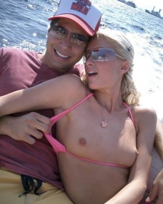 Paris hilton
 #81121077