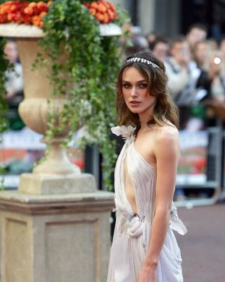 Keira Kinghtley - Goddess Dress