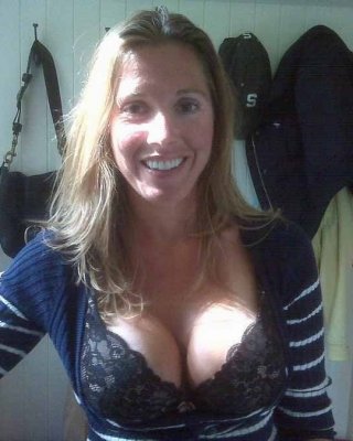 AMATEURS MOM BRAS