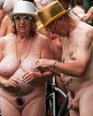 662 Großeltern Sex
 #101905614