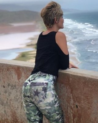 Syper heiße Milf
 #81185581