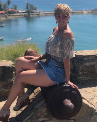 Syper heiße Milf
 #81185591