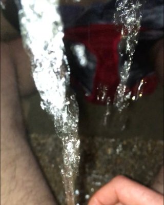 Prickelnde Piss-Bilder
 #105006393