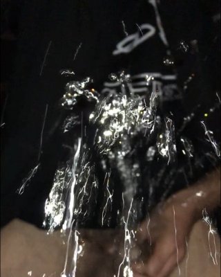 Prickelnde Piss-Bilder
 #105006443