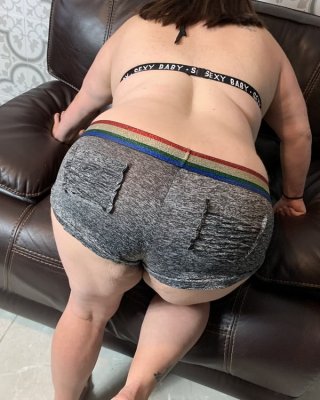 Sexy BBW Stripping Before Sucking Dick