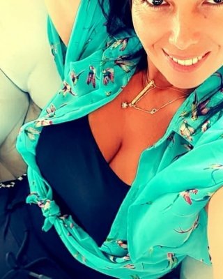 Sexy reife Milf mit großen Titten für Kommentare und Cumtribute
 #91647437