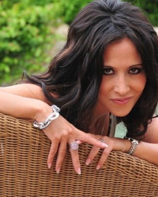 Fabienne Karat
 #97525749