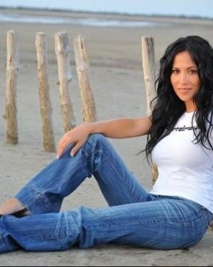 Fabienne Karat
 #97525786