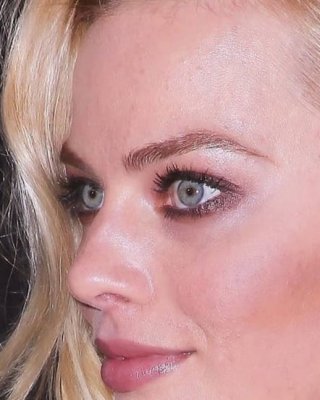 Margot robbie
 #90805404