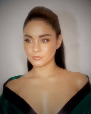 Vanassa hudgens
 #90283530